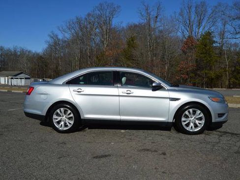Used 2011 Ford Taurus SEL w/ 201A Rapid Spec Order Code FWD image 4