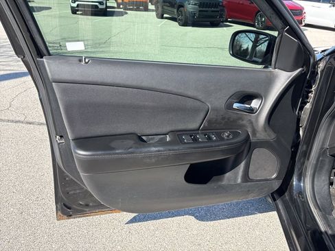 Used 2012 Chrysler 200 Touring image 8