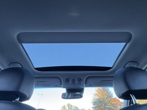 Used 2018 Kia Stinger Premium image 22