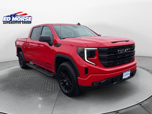 New 2026 GMC Sierra 1500 Elevation w/ LPO, Elevation Black Package AWD/4WD image 7