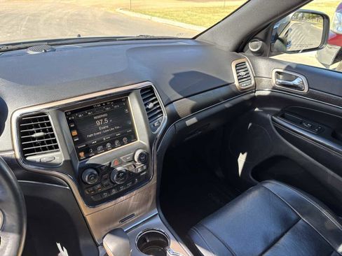 Used 2016 Jeep Grand Cherokee Limited w/ Luxury Group II AWD/4WD image 15