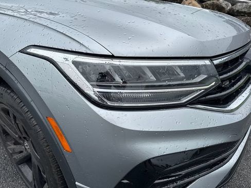 Used 2023 Volkswagen Tiguan SE R-Line AWD/4WD image 12
