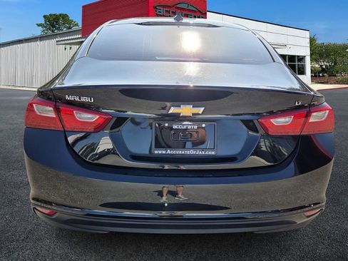 Used 2016 Chevrolet Malibu LT image 4