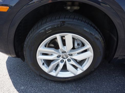 Used 2020 Audi Q5 2.0T Premium AWD/4WD image 38