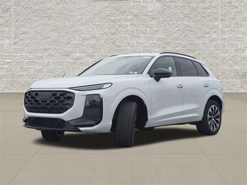 New 2026 Audi Q3 quattro 2.0T AWD/4WD image 3