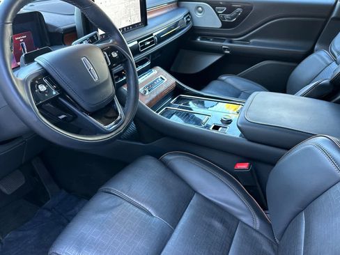 Certified 2025 Lincoln Aviator Black Label image 11