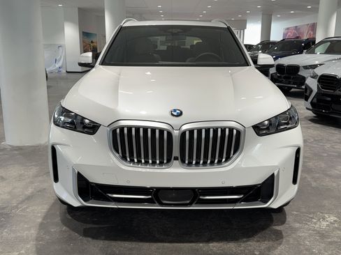 New 2026 BMW X5 xDrive40i AWD/4WD image 2