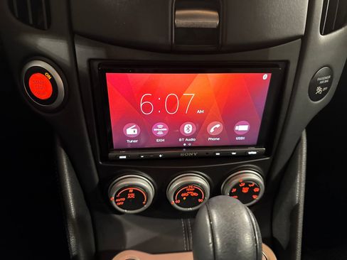 Used 2015 Nissan 370Z Coupe RWD image 21