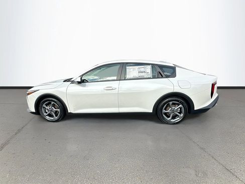 New 2025 Kia K4 LXS image 4