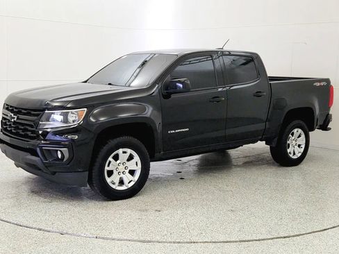 Used 2022 Chevrolet Colorado LT w/ LT Convenience Package image 3