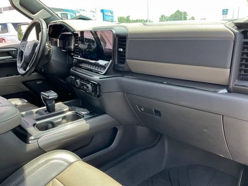 Used 2022 Chevrolet Silverado 1500 ZR2 w/ Technology Package AWD/4WD image 22