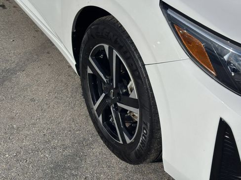Used 2025 Nissan Sentra SV FWD image 29