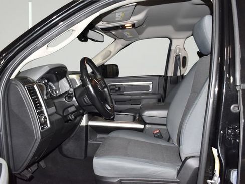 Used 2018 RAM 1500 Big Horn AWD/4WD image 32