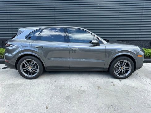 Certified 2024 Porsche Cayenne AWD/4WD image 10