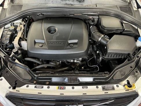 Used 2017 Volvo XC60 T6 R-Design w/ Protection Package AWD/4WD image 12