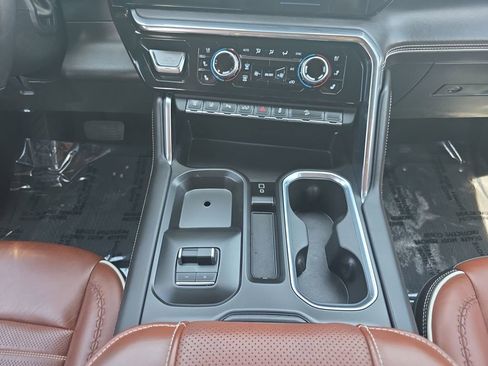 Used 2024 GMC Sierra 3500 Denali Ultimate AWD/4WD image 12