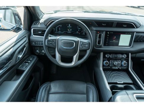 Used 2024 GMC Yukon Denali image 20