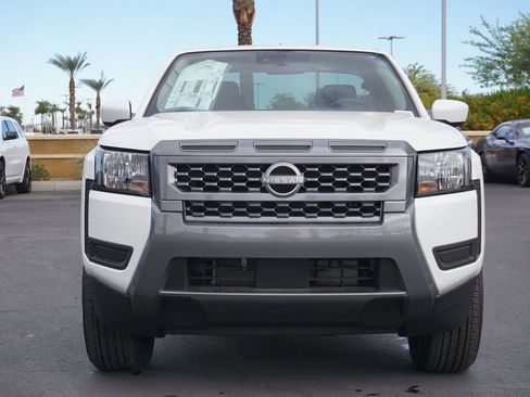 Certified 2025 Nissan Frontier SV image 5