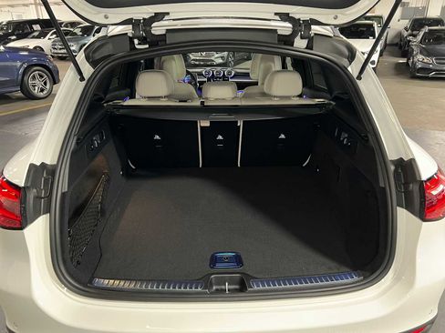 Used 2025 Mercedes-Benz GLC 300 4MATIC image 16