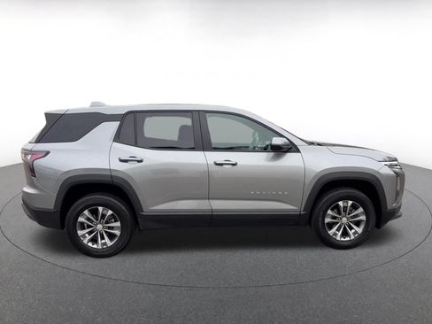 Used 2025 Chevrolet Equinox LT FWD image 13