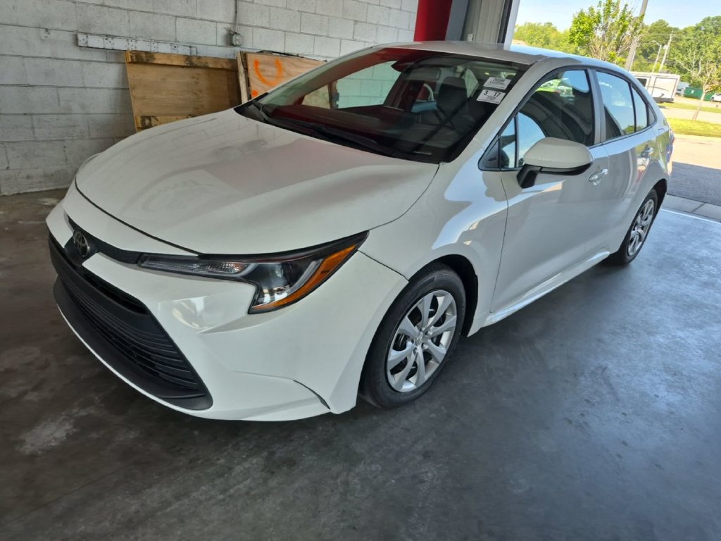 Used 2026 Toyota Corolla LE FWD image 2