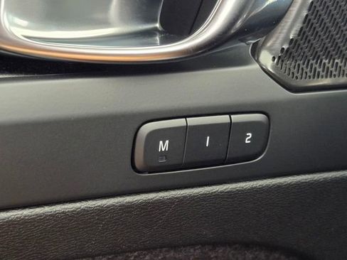 Certified 2023 Volvo XC40 Recharge Ultimate w/ Protection Package Premier image 40