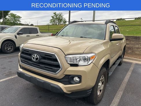Used 2016 Toyota Tacoma SR5 w/ Towing Package RWD image 3