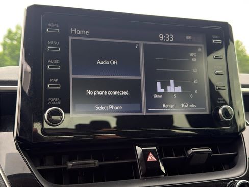 Used 2020 Toyota Corolla LE FWD image 16