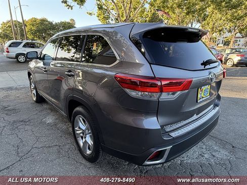 Used 2017 Toyota Highlander Limited w/ Carpet Mat Package FWD image 7