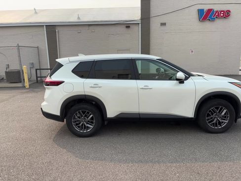 Used 2026 Nissan Rogue SV AWD/4WD image 16