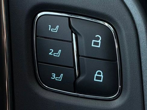 New 2026 Ford F250 Lariat w/ Black Appearance Package image 27