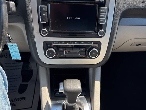 Used 2010 Volkswagen Eos Komfort image 11