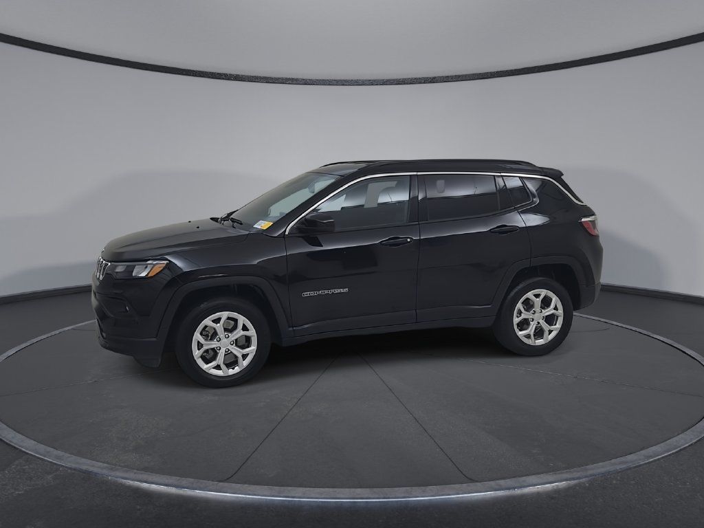 Used 2024 Jeep Compass Latitude AWD/4WD image 10