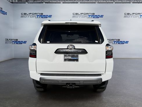 Used 2024 Toyota 4Runner TRD Off-Road Premium AWD/4WD image 4