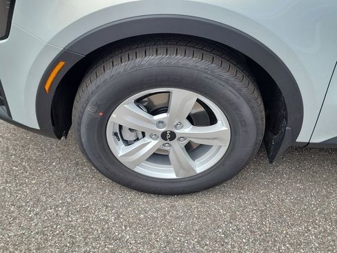New 2026 Kia Sorento LX FWD image 36