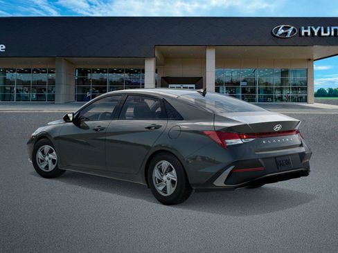New 2026 Hyundai Elantra SE FWD image 5