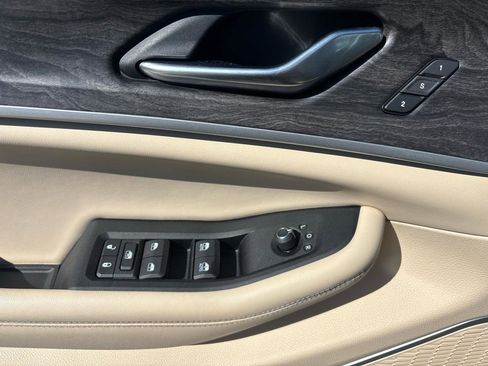 Used 2022 Jeep Grand Cherokee L Limited w/ Luxury Tech Group II image 17