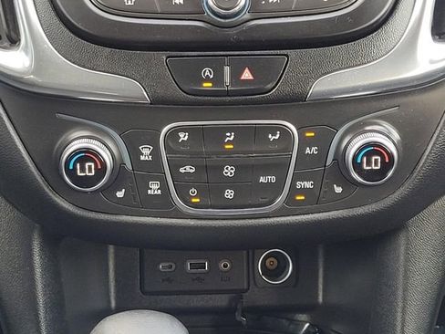 Used 2022 Chevrolet Equinox LT image 27