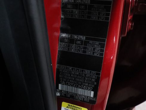 Used 2018 Land Rover Discovery Sport HSE image 40