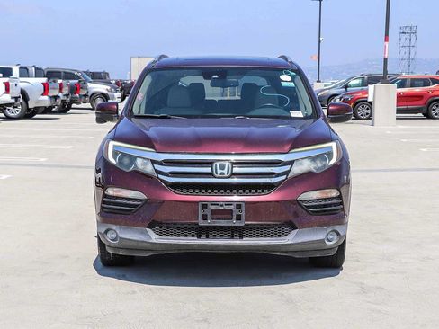 Used 2017 Honda Pilot Touring image 2