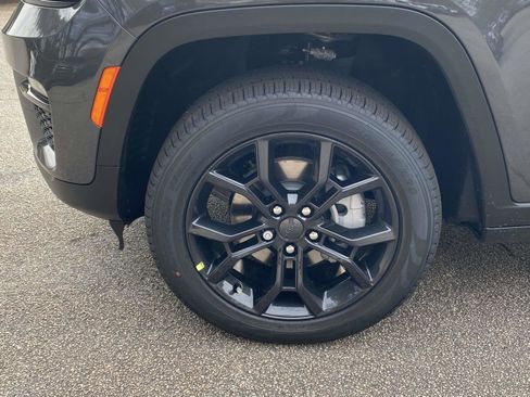 New 2025 Jeep Grand Cherokee Limited w/ Trailer Tow Package image 14