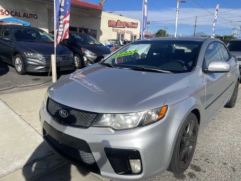 Used 2010 Kia Forte Koup SX w/ Leather Pkg image 3