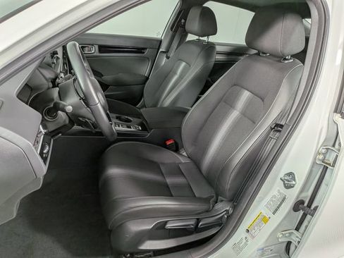 Used 2025 Honda Civic Sport image 14