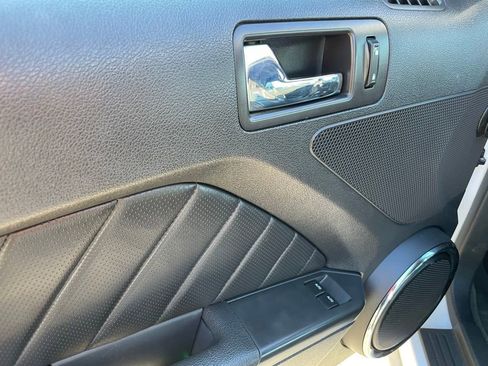 Used 2013 Ford Mustang GT Premium w/ Brembo Brake Pkg image 11