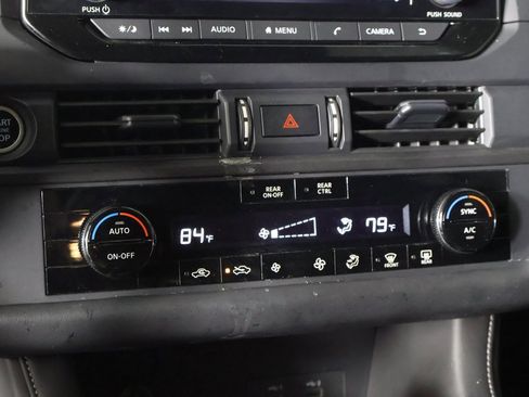 Used 2024 Nissan Pathfinder S image 42