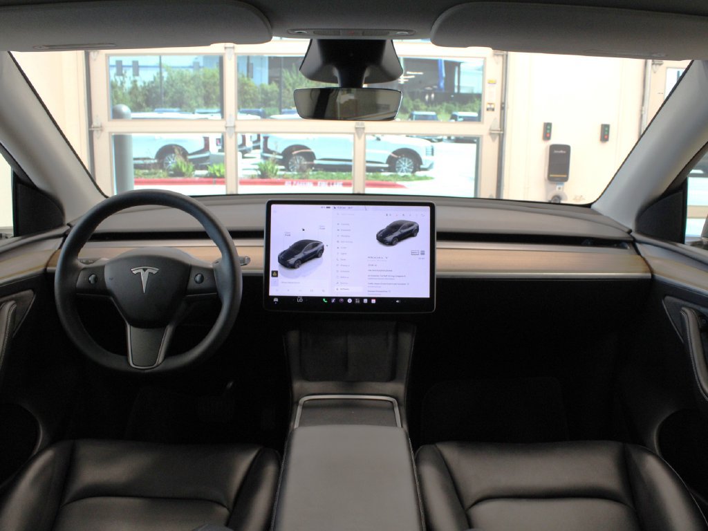 Used 2025 Tesla Model Y Long Range RWD image 15