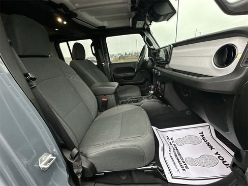 Used 2025 Jeep Wrangler Willys image 23