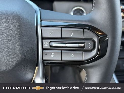 Used 2026 Chevrolet Colorado ZR2 w/ Technology Package image 16