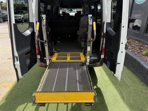 Used 2021 Mercedes-Benz Sprinter 2500 image 15