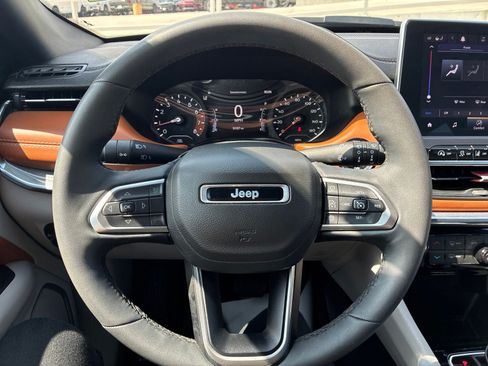 Used 2023 Jeep Compass Limited AWD/4WD image 25